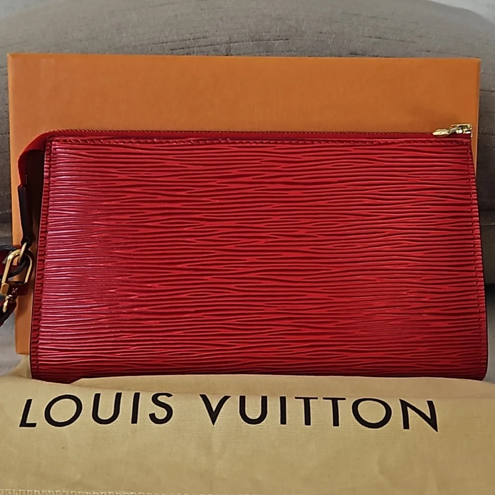 Louis Vuitton Epi Pouch - Picture 2 of 16